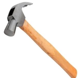 Martelo de ferro com cabo de madeira